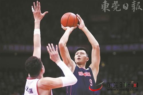 福建队力克上海队,易建联点燃赛场 福建队力克上海队,易建联点燃赛场